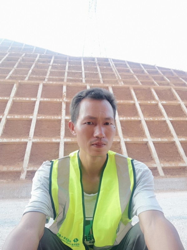 哥们的第一张照片--罗平交友中心